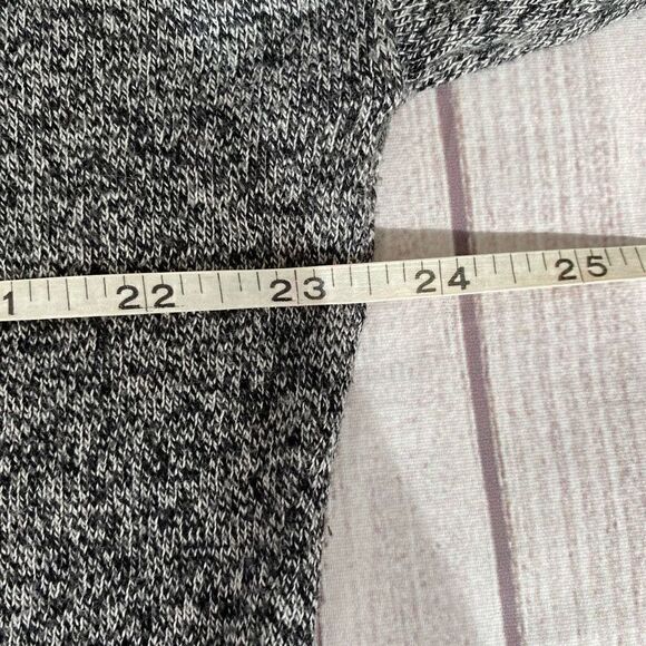 Express women XS Longsleeve hi low v-cut sweater with zipper sides sz XS women - Picture 9 of 12